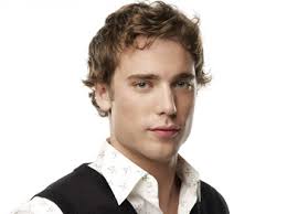 90210 Casting News: Dustin Milligan Out!