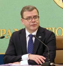 핀란드 수상이 사죄 연립 여당 의원 「낚시눈」포즈로：도쿄 신문 디지털