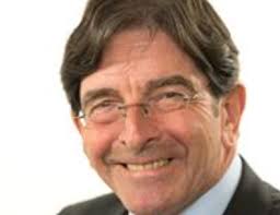 Golfers pay tribute to club's general manager