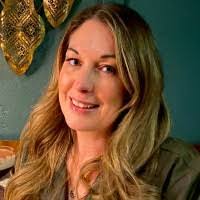 Anna Lomas's Instagram, Twitter & Facebook