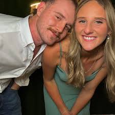 Austin J Fellows (@austinfellows85) • Facebook