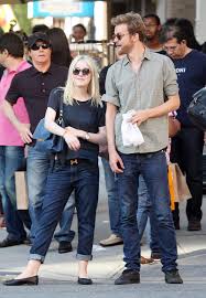 Fashion discovery and shopping in one place at wheretoget. Dakota Fanning Shows Us How To Rock Boyfriend Jeans Celebrity Style Livingly