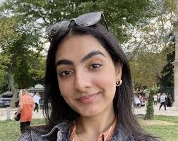 Lin Kay's Instagram, Twitter & Facebook