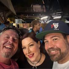 Just rewatching the west version of 3 Body Problem... Looked for the scene  where a ship gets sliced up like ham... Wow, what an effect... ! All those  people which couldn't run