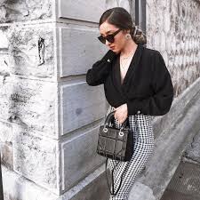 Gryphon ny old (similar, similar) pants: Le Pantalon A Carreaux Noir Et Blanc De Only Carla Makeup Sur Son Compte Instagram Onlycarla M Spotern