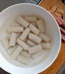 Cara membuat resepi kek beras korea mudah 1 cawan tepung gandum beras gula… Cara Buat Kek Beras Masak Tteokbokki Homemade