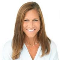 Karen Dussault's Instagram, Twitter & Facebook