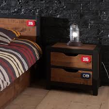 Pour relooker votre coin nuit avec style mettez y de la couleur changez le mobilier ou le linge de lit renouvelez le papier peint et inspirez vous de chambres adultes deco. Chevet En Bois Pour Ado Industriel Bronx Marron L 50 X P 45 X H 45 Cm Cdiscount Maison