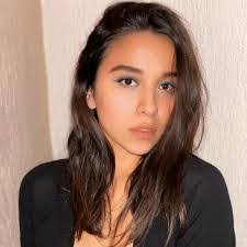 Brenda Mora's Instagram, Twitter & Facebook