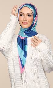 The thoughtful pieces of wearable art makes me feel worth spending every penny. Barbie X Duck Square Scarf Groundbreaker Fashionvalet