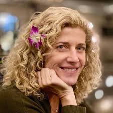 Tessie Cooper's Instagram, Twitter & Facebook