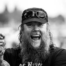 BLOODSTOCK BOOKING AGENT SIMON HALL, CHECKS IN WITH OVERDRIVE AHEAD OF THE  IRISH M2TM FINAL.