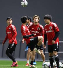 May 20, 2021 · サッカー日本代表100周年アニバーサリーユニフォーム（限定パッケージ付） 2021個数量限定 ¥19,800 (税込) 発売日：2021年5月27日 サイズ：xs, s, m, l, o, xo, 2xo カラー：ライトブルー. ï½ä»£è¡¨å¯¾ï½•24 ãƒ¦ãƒ‹ãƒ›ãƒ¼ãƒ ã¯ï½ãŒæ°´è‰² ï½•24ã¯ç™½è‰²ã®ã‚»ã‚«ãƒ³ãƒ‰ãƒ¦ãƒ‹ æ—¥æœ¬ä»£è¡¨ æ—¥åˆŠã‚¹ãƒãƒ¼ãƒ„