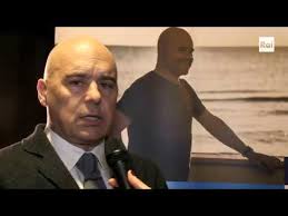 Al servicio de su majestad, la nostra vita, mi hermano es hijo único, el cónsul perlasca, información de cine del luca zingaretti. Luca Zingaretti Alchetron The Free Social Encyclopedia
