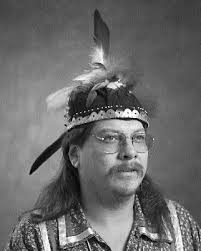 She Looks For News”