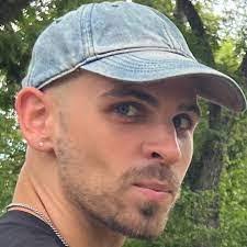 Aaron Eacott's Instagram, Twitter & Facebook