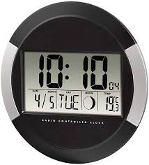 Hama Digitale Wanduhr Pp 245 Funkuhr Mit Thermometer Zeitzoneneinstellung Kalender Und Mondphas In 2020 Uhrideen Uhr Digitale Wanduhr