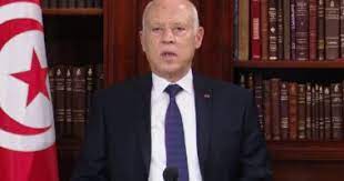 منع التجمع لأكثر من 3 أشخاص بالطريق العام وبالساحات العامة. S1jyr357995jsm