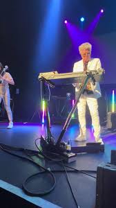 Tom Bailey Thompson Twins 🎸 The Gap 🎶 #TomBailey #ThompsonTwins #TheGap  #frontrow #amazingshow