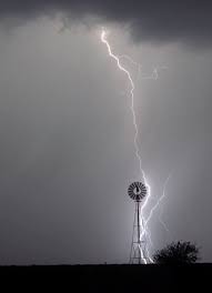 Black And White Lightning Strike Rodrigo Rod Lightning Strikes A Windmill Tempesta Di Fulmini Tempeste Tempeste Di Fulmini