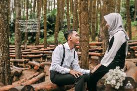 Foto prewedding pohon karetan / 6aj4iffcfuqdim. Prewedding Hijab Casual Outdoor 27 Foto Pre Wedding Di Hutan Pinus Imogiri Jogja Mega Azhar Fotografer Pernikahan Prewedding Wedding Photographer Jogja Yogyakarta Indonesia