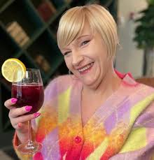 I'm so proud of Vanessa....hope they come back with another session