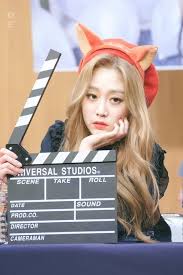 Seo jisoo and lovelyz⠀ image. Lovelyz Jisoo Fansign Lovelyz Kpop Girl Blonde Kpop Girl Groups Kpop Girls Girl Group