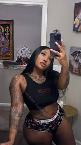 Smoovee Groovee - Free nude pics, galleries & more at Babepedia