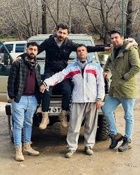 جمع دوستان به وقت آفرود بازی