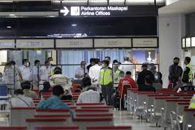 Vor der insel sumatra ist eine boeing lion air ist die größte billigfluglinie des inselstaats indonesien mit seinen mehr als 250 millionen. Flugzeug Mit 62 Insassen In Indonesien Vermisst Trummer Im Meer