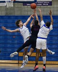 Huskies lose to Sanger High, 61-46