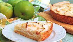 Цветаевский пирог с яблоками и заливкой из сметаны