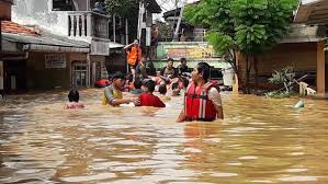 Selain itu, bencana alam dapat terjadi karena ada faktor campur. 10 Macam Macam Bencana Alam Pengertian Jenis Dan Gambar