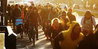 Die „critical mass ist eine machtdemonstration. Critical Mass Protest In Berlin Hedonistische Fruhaufsteher Taz De