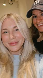 @stylesby.roe is back at it again with keeping my hair bright and  beautiful!! 🤍 this was a pretty big transformation- i havent highligjted  my hair since January. I havent done a full highlight since ...