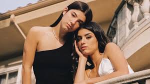13, many diehard fans of the tiktok sensation noticed that. Dixie Charli D Amelio Explain The Problem With Tiktok S Duet Feature Dexerto