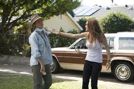 Cu ultimul accident de masina, incontrolabila rachel reuseste sa incalce. Bunica I Sefa