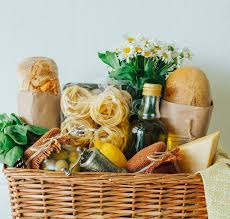 Sending Unique Food Gifts To Your Loved Ones On Special Occasions Is An Awesome Idea Here Are 15 Great Options For Food Gifts With Delivery In 2019 The celebrity chat show koffee with karan is famous for its rapid fire questions and that coveted gift hamper. sending unique food gifts to your loved