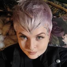 Hey hey i have some space open tomorrow and today for those that want to  get a spontaneous tattoo