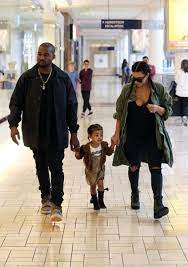 I just want to take a picture right now.. Kim Kardashian Photostream Kim Kardashian And Kanye Kim Kardashian Kanye West Kim And Kanye