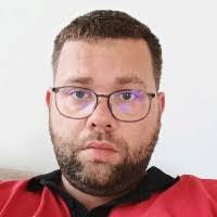 Thomas Kosinski's Instagram, Twitter & Facebook