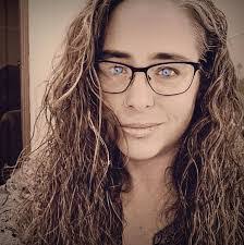 Jennifer Papa's Instagram, Twitter & Facebook