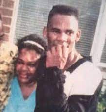 Meet The Family Of The World S Greatest Crooner R Kelly Bhw