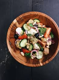 Panzanella A La Toscane Recette Facile A Preparer Cook It Recipe Panzanella Recipe Recipes Cooking Recipes