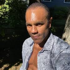 Donovan Jarrett's Instagram, Twitter & Facebook