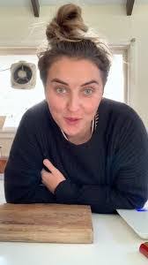 Rebecca Keil's Instagram, Twitter & Facebook