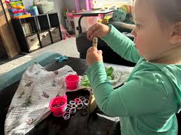 What are some unique pattern ideas for hand dyeing play silks?