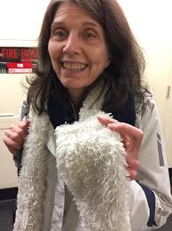 Afternoon everyone If anyone finds a scarf which matches this hat, please  would you dm me? Many thanks Stephen Chalmers-morris