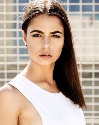 Shania Hunter's Instagram, Twitter & Facebook