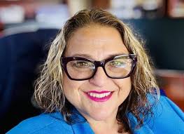 Yonkers council woman thanks donor for computer equipment